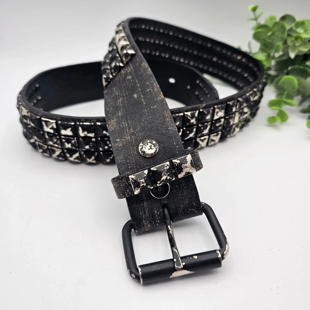 Black Studded Leather Distressed Belt Mens 34 Punk Grunge Goth Y2K Unisex